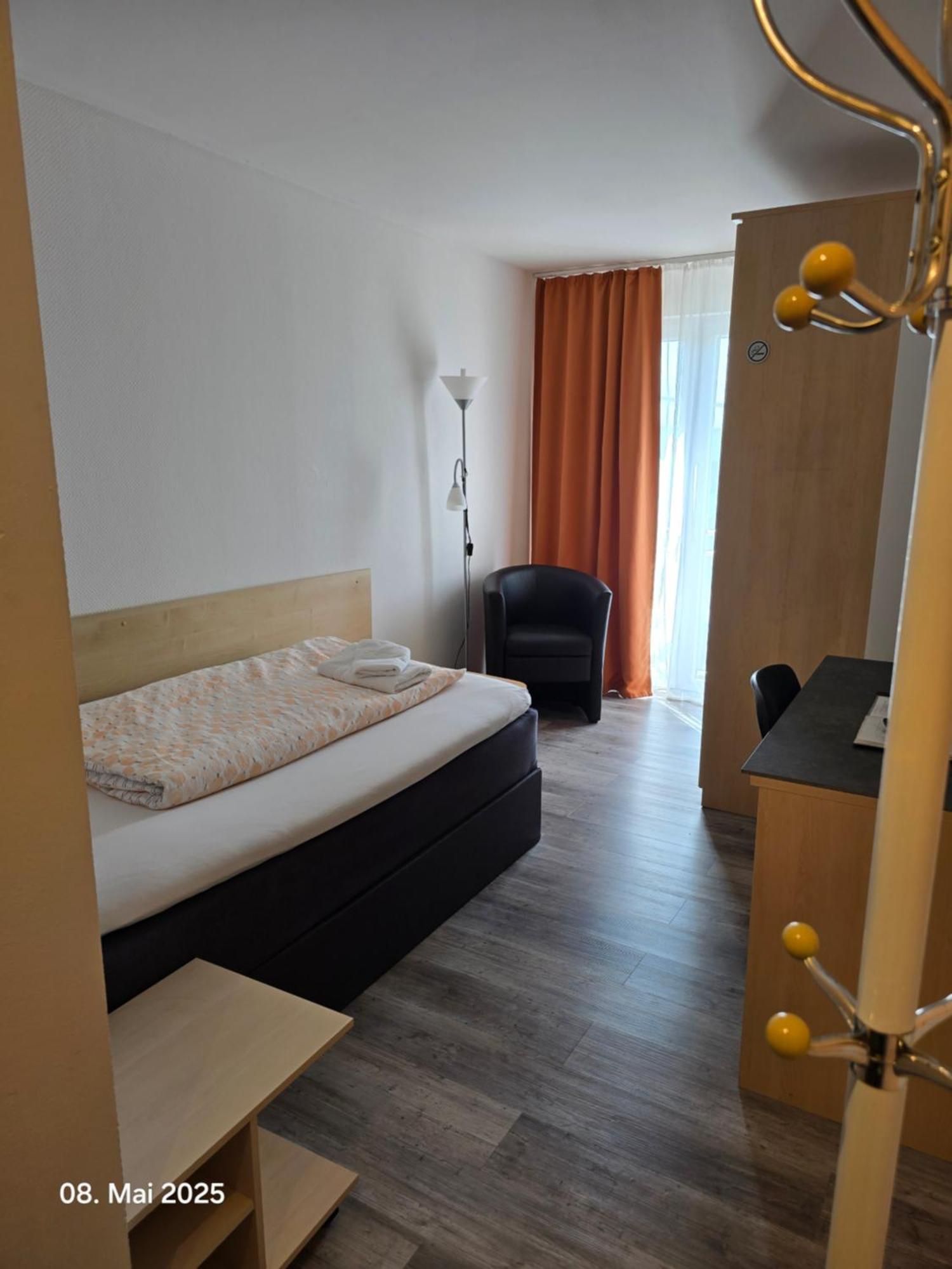 Hotel Ackermann Riedstadt Ngoại thất bức ảnh