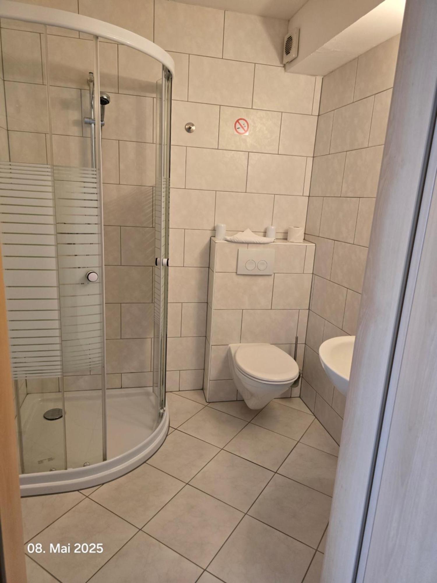 Hotel Ackermann Riedstadt Ngoại thất bức ảnh