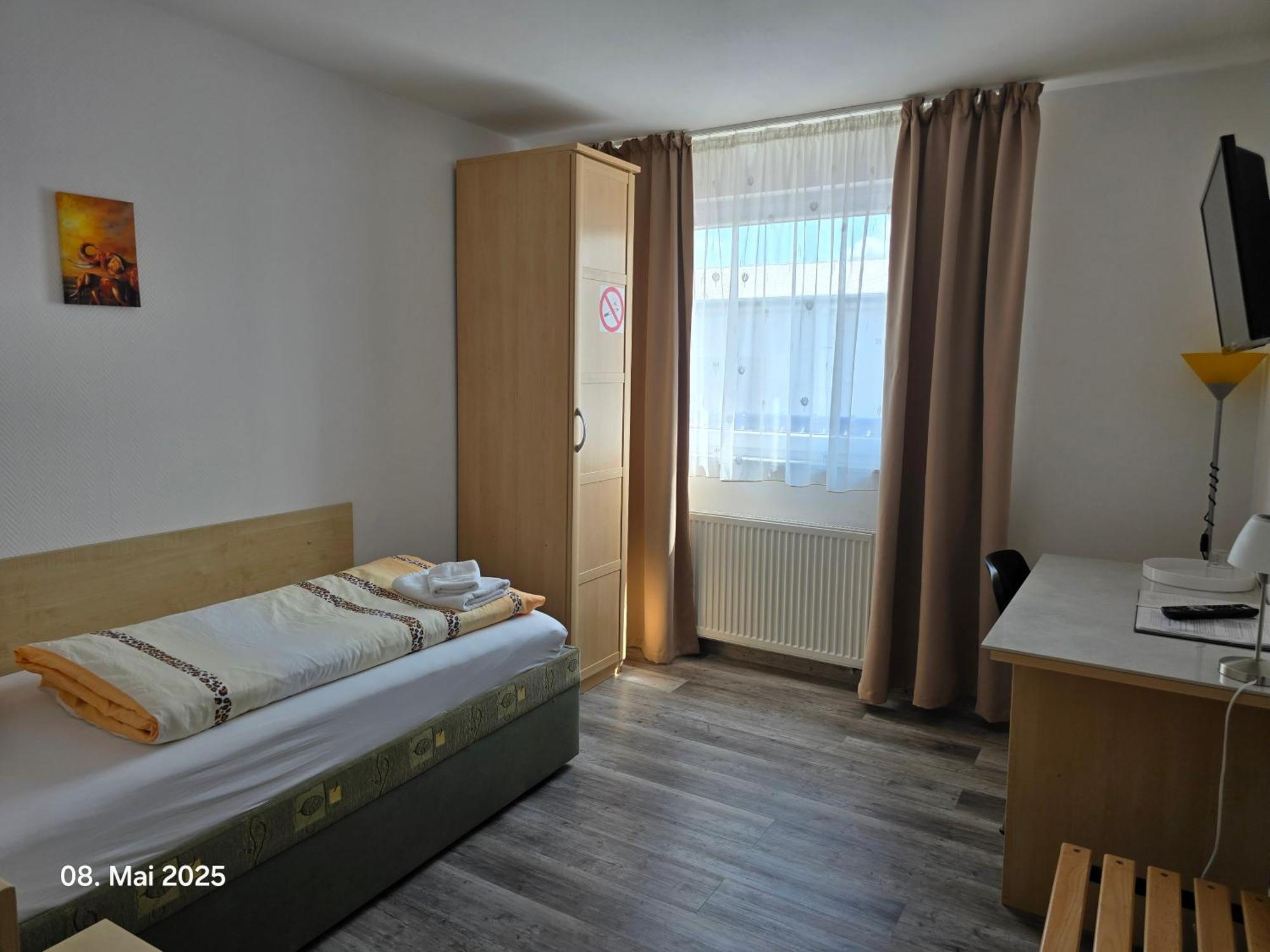 Hotel Ackermann Riedstadt Ngoại thất bức ảnh