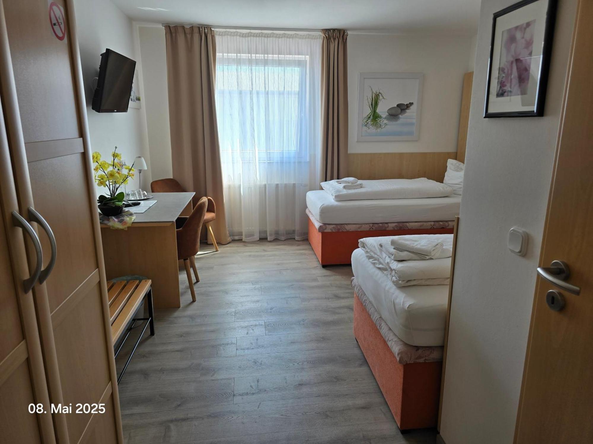 Hotel Ackermann Riedstadt Ngoại thất bức ảnh