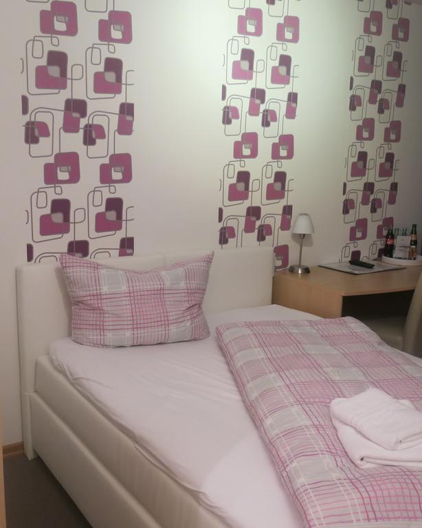 Hotel Ackermann Riedstadt Ngoại thất bức ảnh