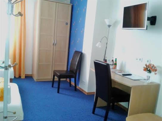 Hotel Ackermann Riedstadt Ngoại thất bức ảnh